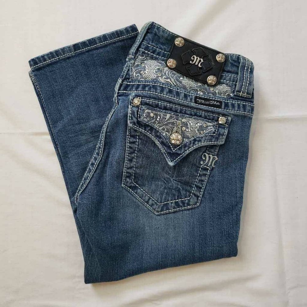 Miss Me Womens Capri Jeans Blue Stretch Embroidered Medium Wash Low Rise 28